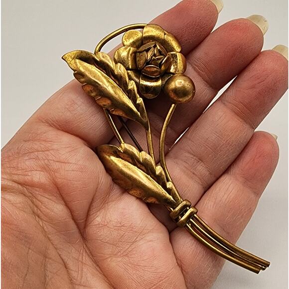 Vintage 1940s Floral Brooch Gold Tone Slender Long Stem Flower Pin 3.25" - Picture 9 of 9